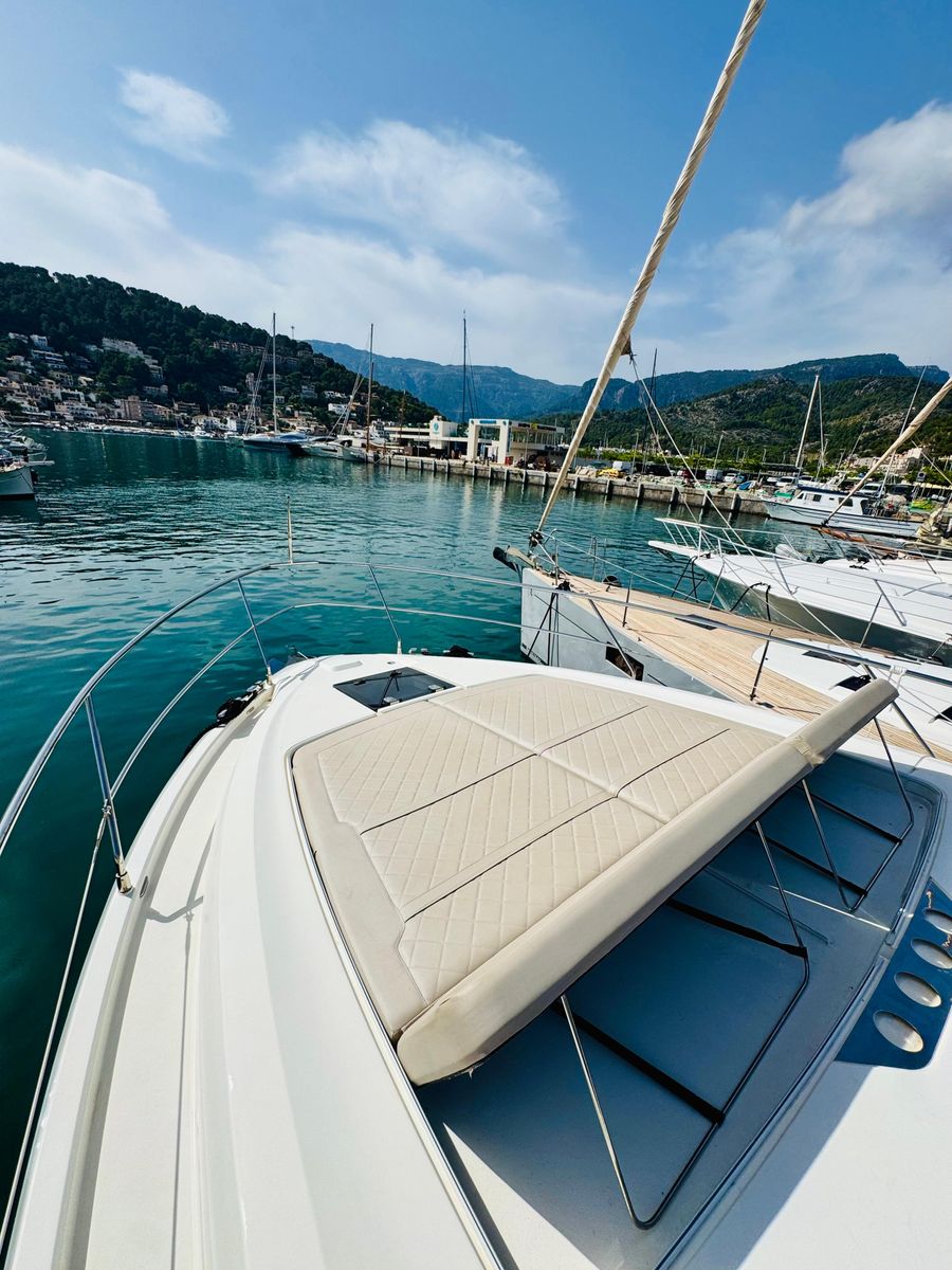 2020 Fairline 43 