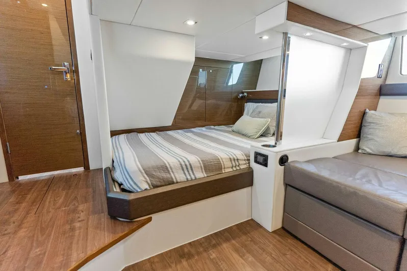 Royal Speerit III Yacht Photos Pics 2018 Cruisers 45 Cantius 'Royal Speerit III'