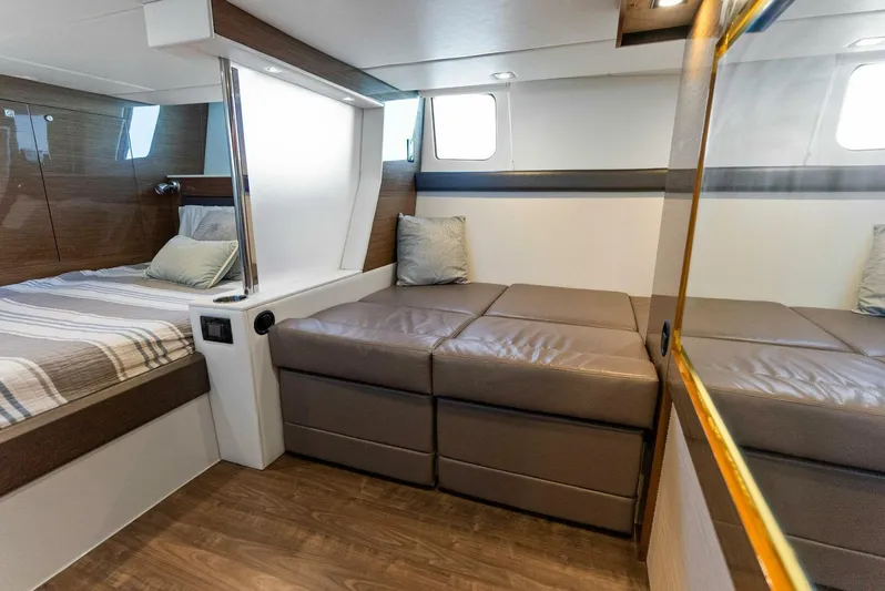 Royal Speerit III Yacht Photos Pics 2018 Cruisers 45 Cantius 'Royal Speerit III'