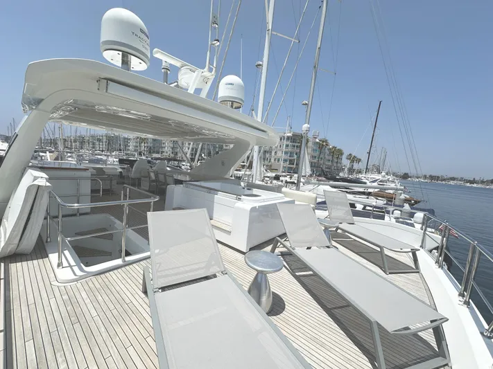 Slingshot Yacht Photos Pics 