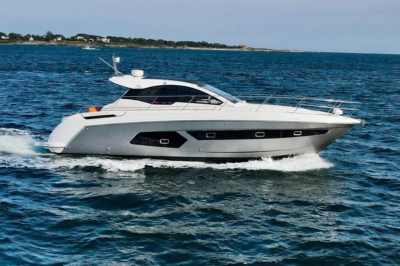  Yacht Photos Pics Azimut Atlantis 43 yacht cruising on open water, 2016 model.