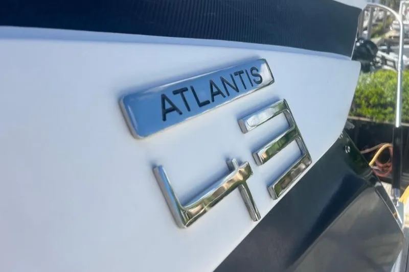  Yacht Photos Pics Azimut Atlantis 43 yacht emblem, 2020 model, close-up view.