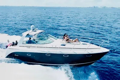 Rinker Fiesta Vee 410