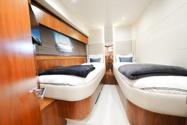 2013 Sunseeker 74 