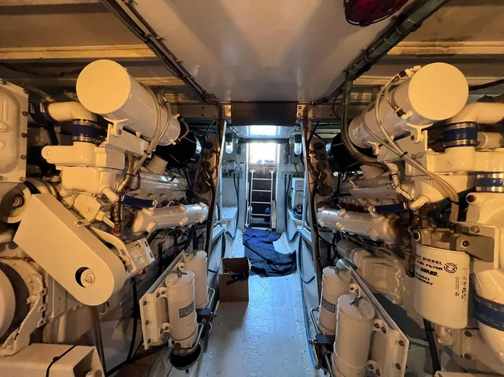 Mischief Yacht Photos Pics 