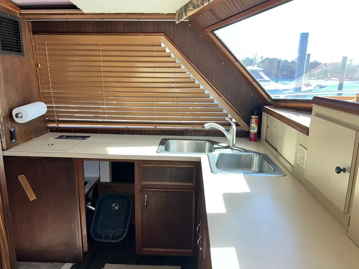 Mischief Yacht Photos Pics 