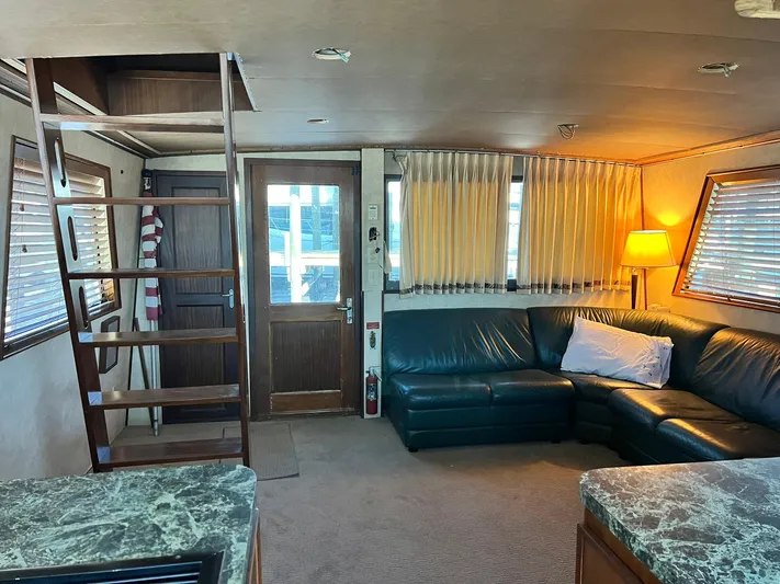 Mischief Yacht Photos Pics 