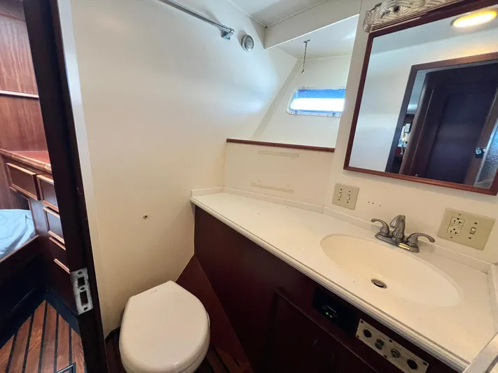 Mischief Yacht Photos Pics 