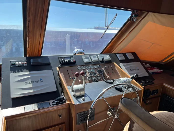 Mischief Yacht Photos Pics 