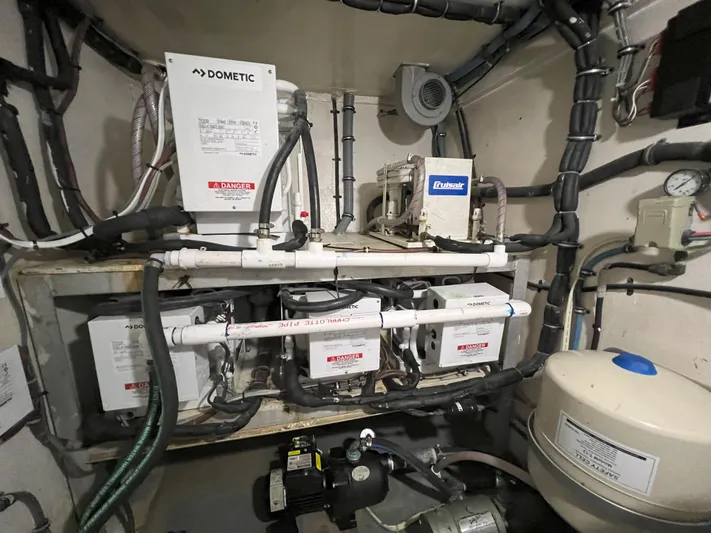 Mischief Yacht Photos Pics 