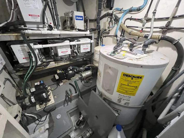 Mischief Yacht Photos Pics 