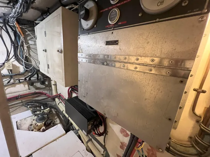 Mischief Yacht Photos Pics 