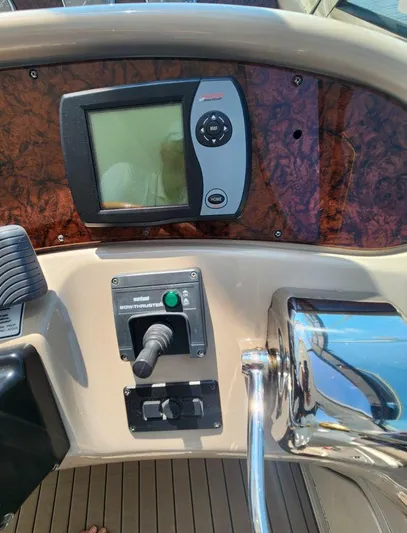  Yacht Photos Pics Control panel of a 2004 Sea Ray Sundancer 460 yacht with navigation equipment.