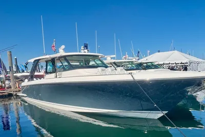 Tiara Yachts 48 LS