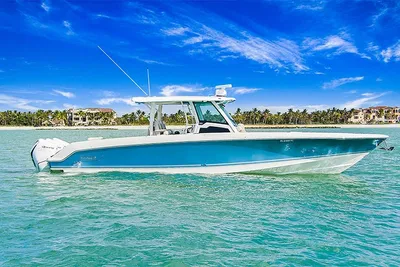 Boston Whaler 380 Outrage