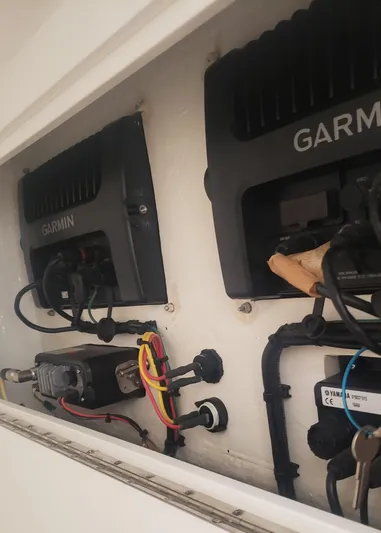  Yacht Photos Pics Garmin marine electronics on 2017 Invincible 33 Open Fisherman boat.