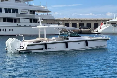 2024 Axopar 37 Sun-Top