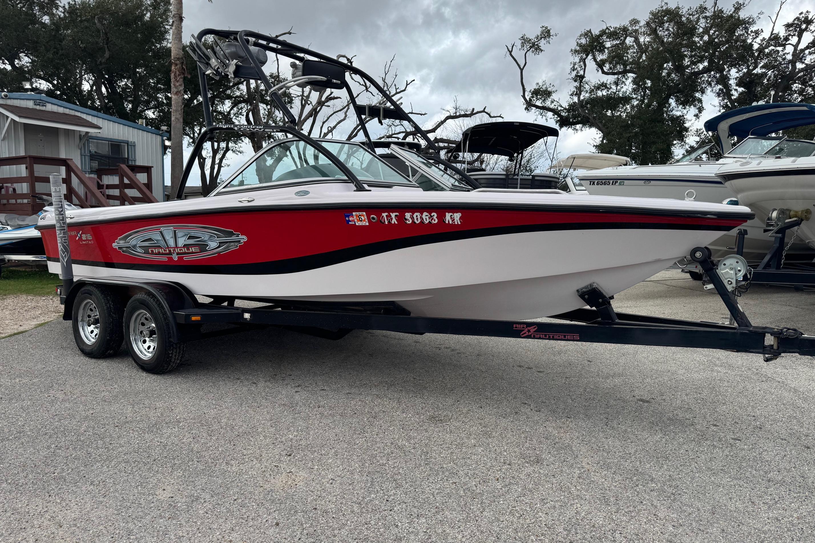 Correct Craft Air Nautique 216 Limited
