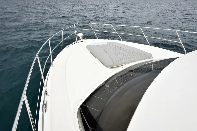 Pura Vida Yacht Photos Pics 2010 Silverton 38 Sedan Bridge yacht deck with ocean view.