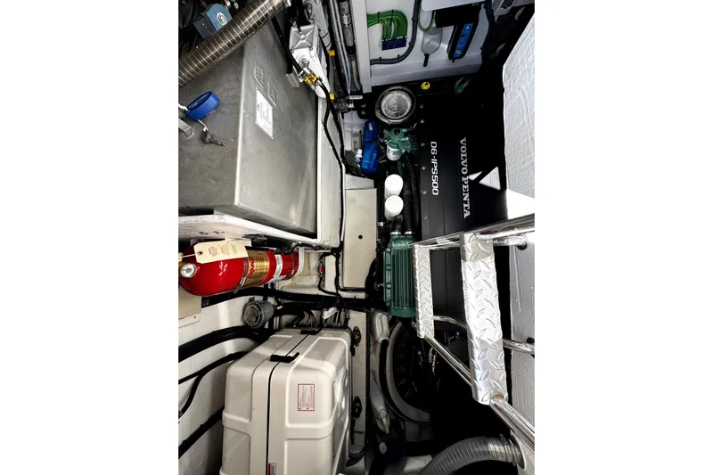  Yacht Photos Pics Engine room of 2023 Galeon 425 HTS yacht with Volvo Penta D6-IPS500 engine.