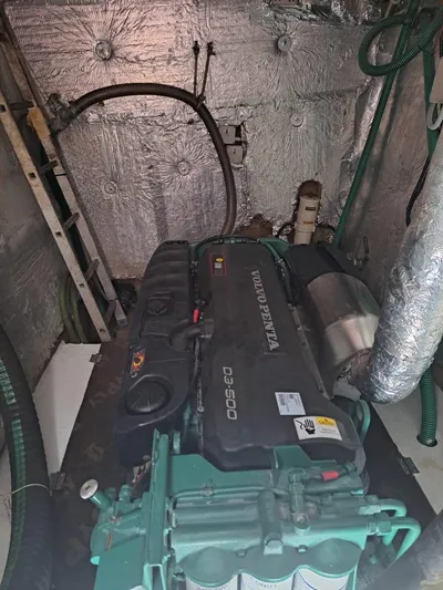 Salone Yacht Photos Pics Engine room of a 2015 Power Catamaran with a Volvo Penta D9-500 engine.