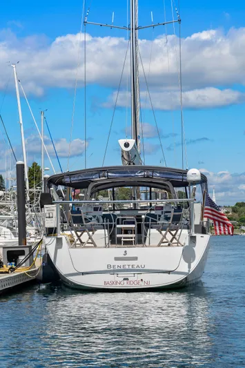 Dolce Vita Yacht Photos Pics Transom with swim platform up