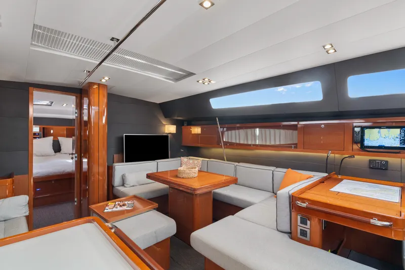 Dolce Vita Yacht Photos Pics Main salon dining area