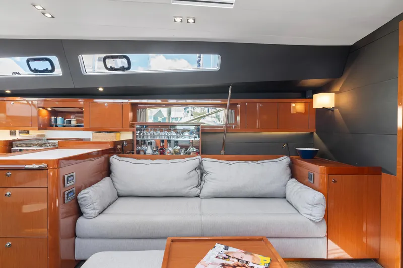 Dolce Vita Yacht Photos Pics Main salon settee