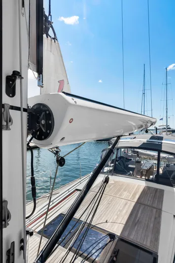 Dolce Vita Yacht Photos Pics Furlerboom in-boom main sail furling