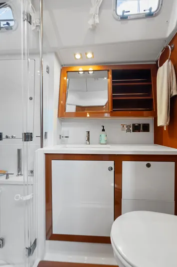Dolce Vita Yacht Photos Pics Forward head with separate shower