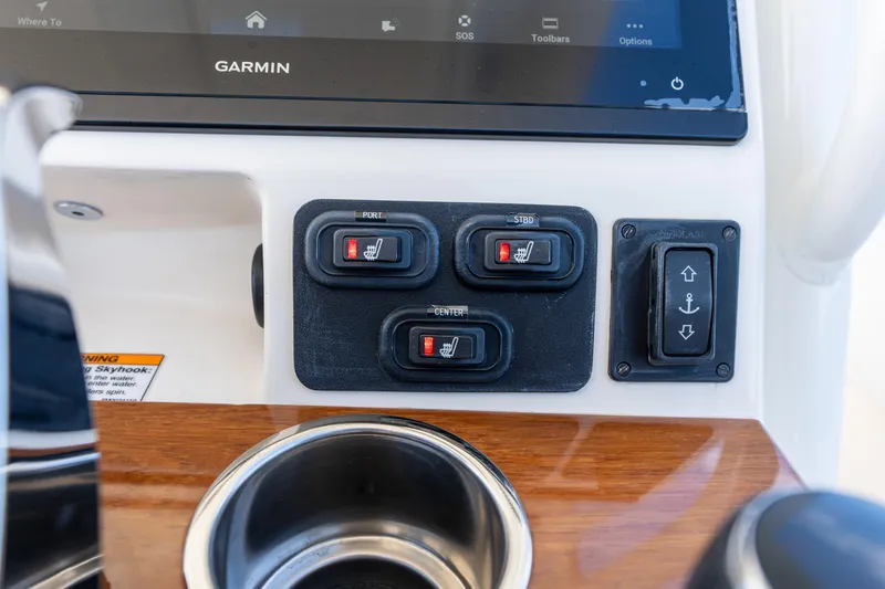 Hunt 32cc-035 Yacht Photos Pics Control panel of 2019 Hunt Yachts 32CC with Garmin display and cup holder.