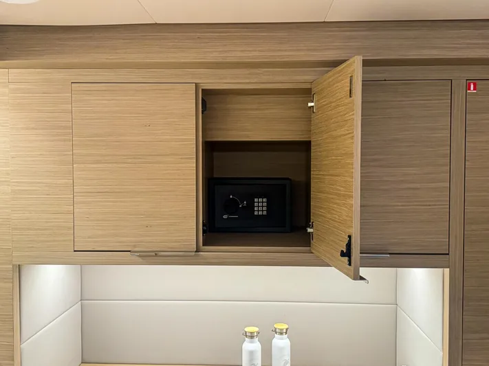 Esperance Yacht Photos Pics 