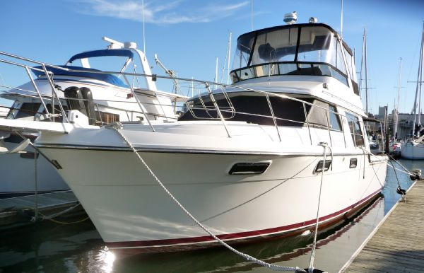 1986 CARVER YACHTS 42 SEDAN