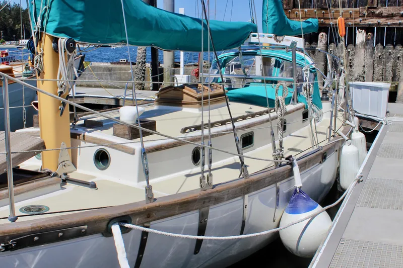 Solace Yacht Photos Pics 