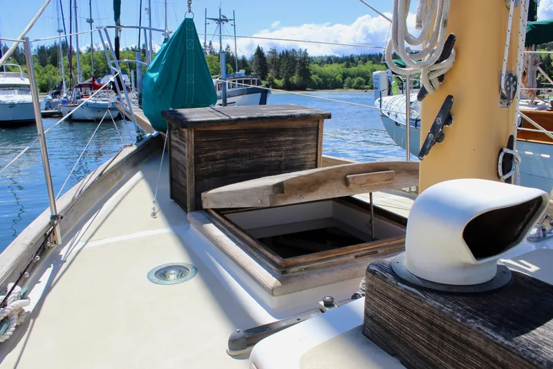 Solace Yacht Photos Pics 