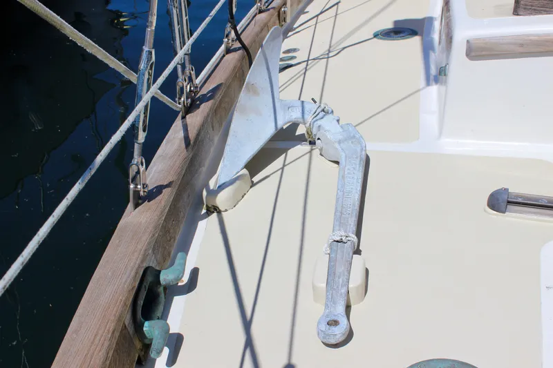 Solace Yacht Photos Pics 