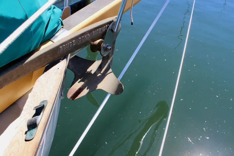 Solace Yacht Photos Pics 