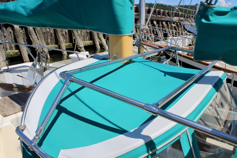 Solace Yacht Photos Pics 