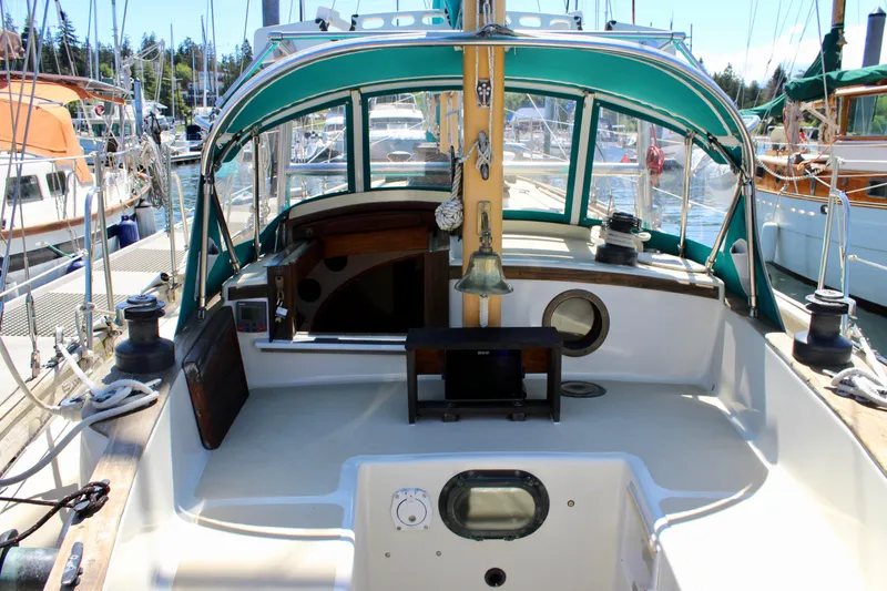 Solace Yacht Photos Pics 