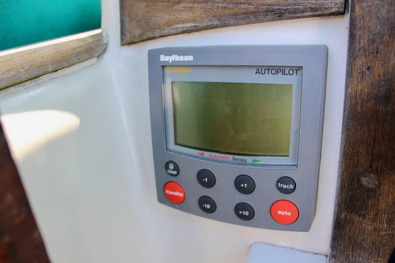 Solace Yacht Photos Pics 