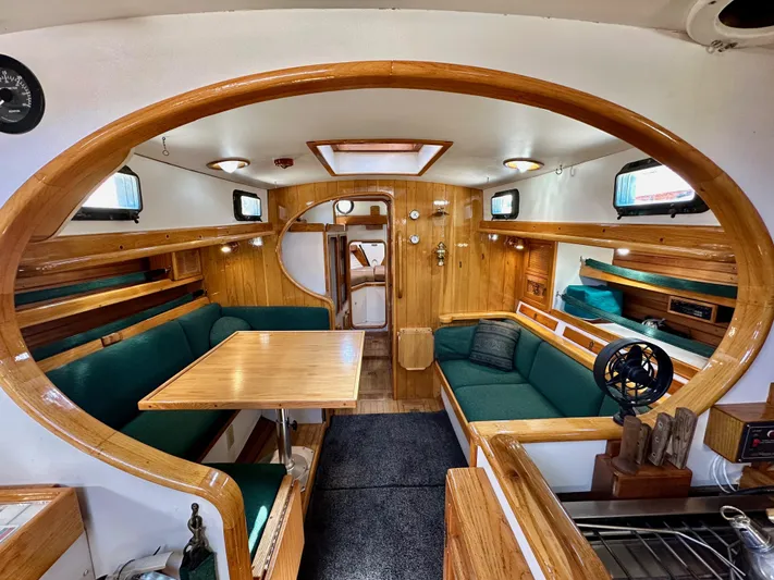 Solace Yacht Photos Pics 