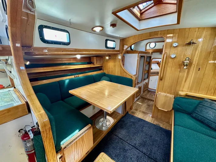 Solace Yacht Photos Pics 