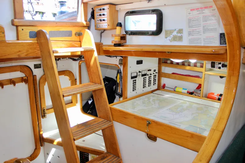 Solace Yacht Photos Pics 