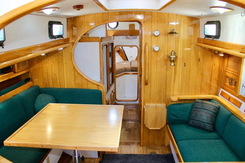 Solace Yacht Photos Pics 