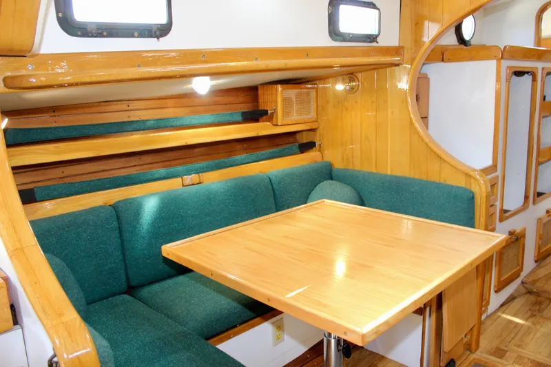 Solace Yacht Photos Pics 