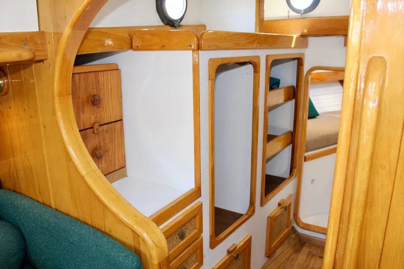 Solace Yacht Photos Pics 