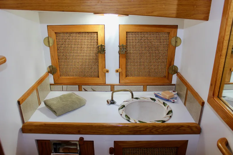 Solace Yacht Photos Pics 