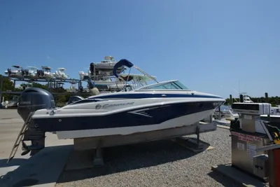 Crownline E215XS