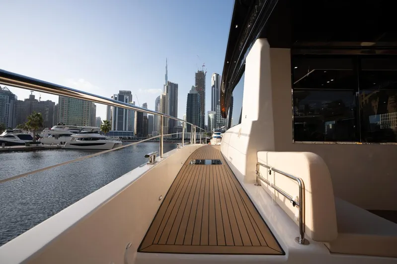 Hyper One Yacht Photos Pics 