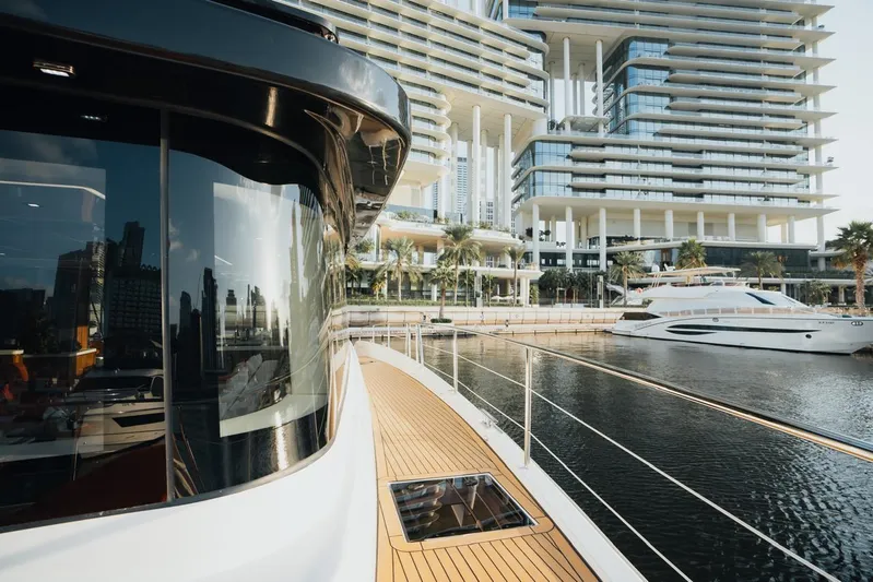 Hyper One Yacht Photos Pics 